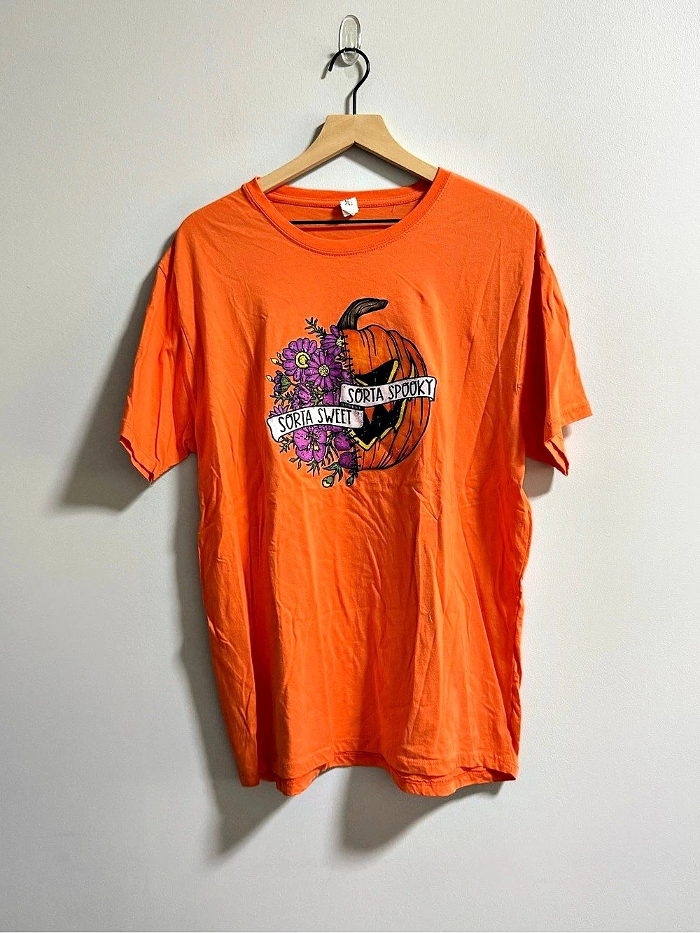 Pumpkin Graphic Tee in Orange Medium